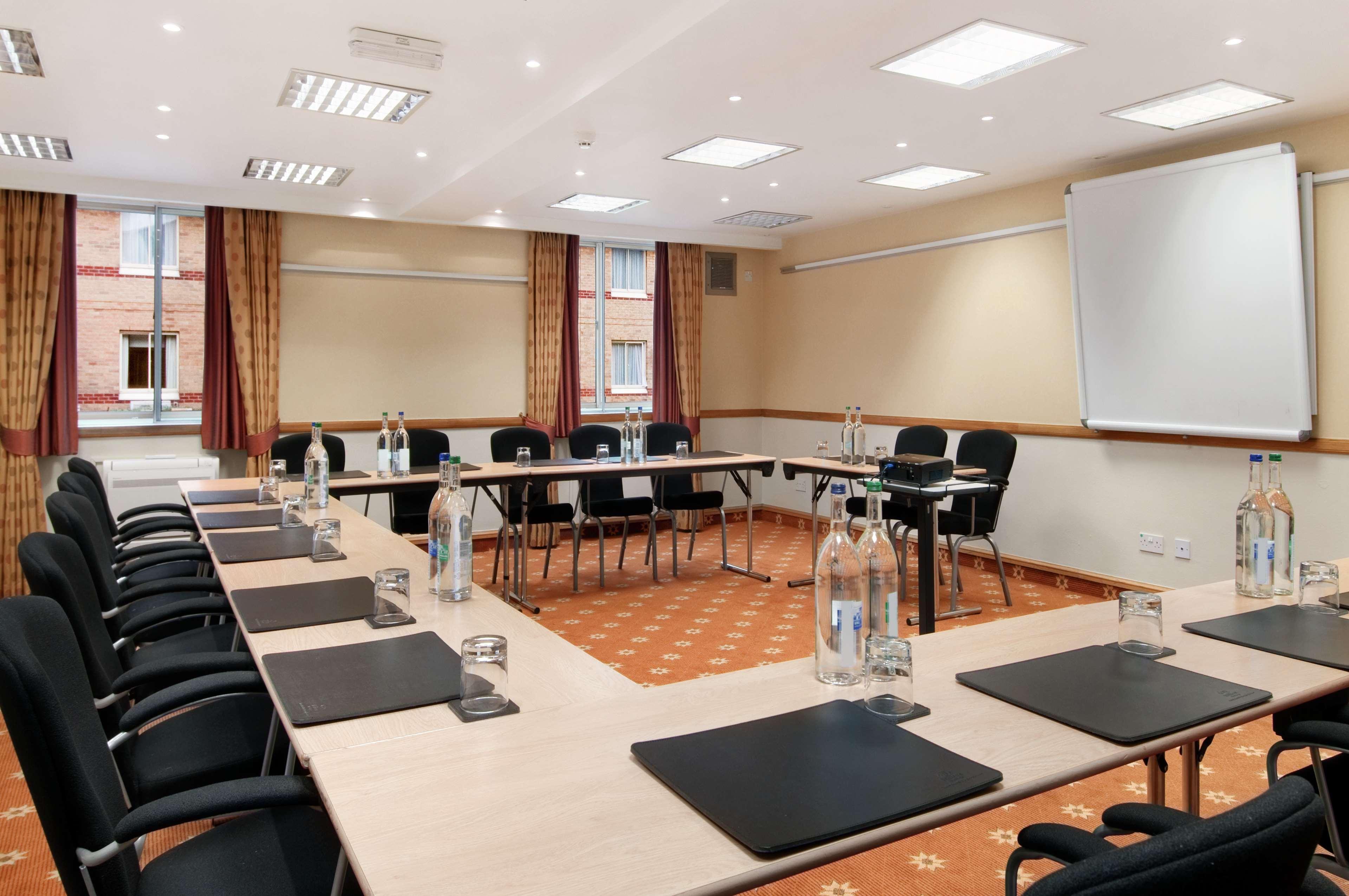 Hotel Doubletree By Hilton Bristol North Esterno foto