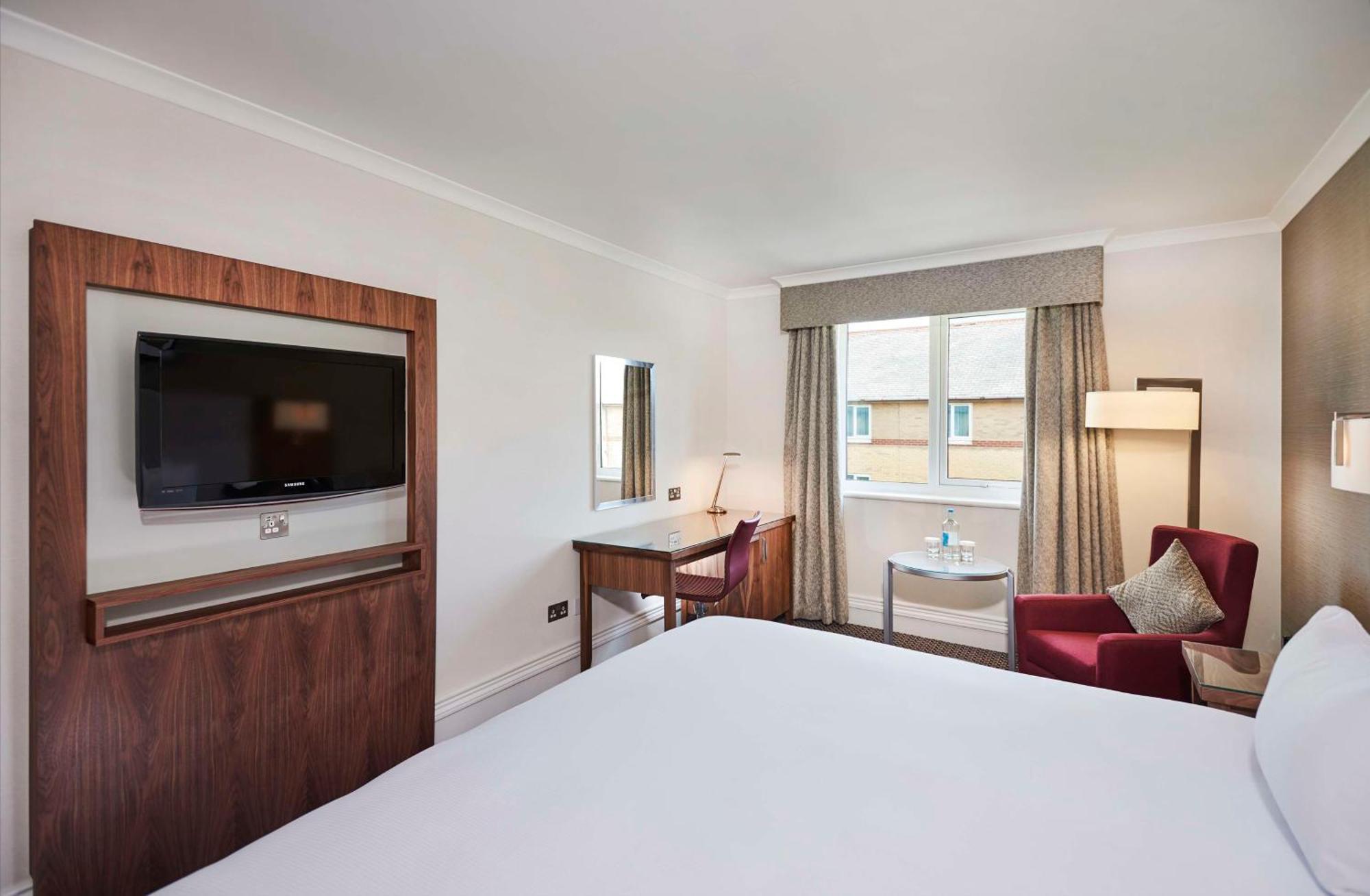 Hotel Doubletree By Hilton Bristol North Esterno foto