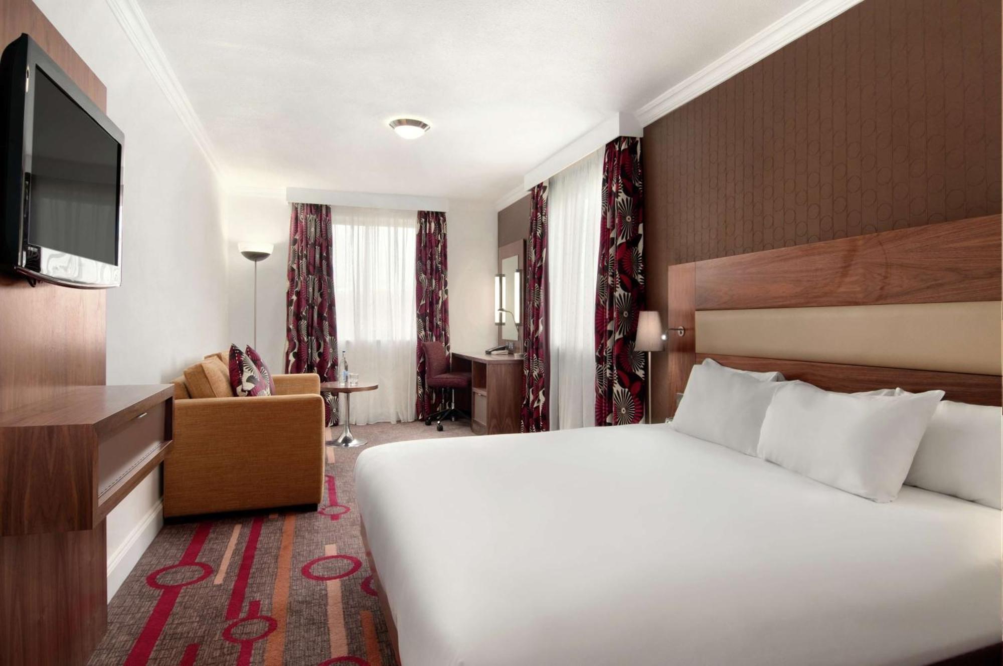 Hotel Doubletree By Hilton Bristol North Esterno foto